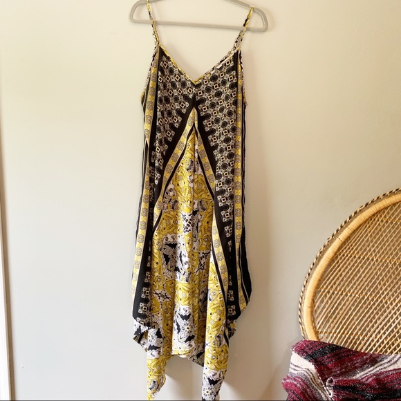 Mlle Gabrielle Dresses & Skirts - Black and Yellow Printed Trapeze Dress Plus SizeR8